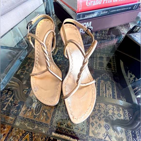 Gold Woman’s Heels - Picture 1 of 3
